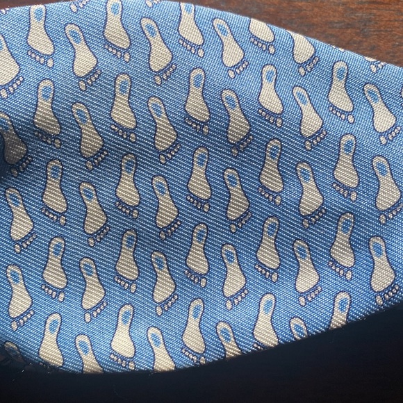 Vineyard Vines Bow Tie - Picture 2 of 4